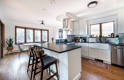 Jeffersonville House | The Nest At Swiss - Lakefront Luxury In The Catskills