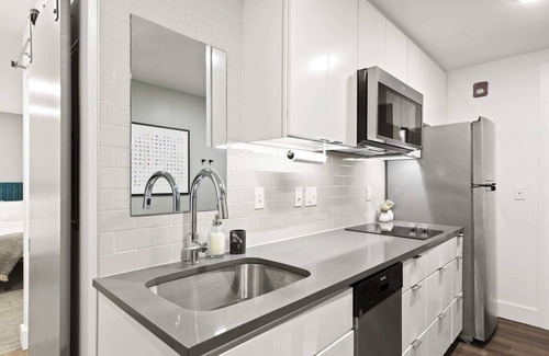 Hanover Place House | THE NETHERLAND - Modern MW Apts with Rooftop by Zencity