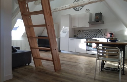 Habsheim Apartment | THE NEW STANDARD PROX BALE WORKSHOP/LOFT