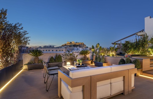 Mets Apartment | The Newel Acropolis