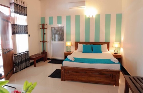 Galewela Bed & Breakfast | The Nilambara Lake View