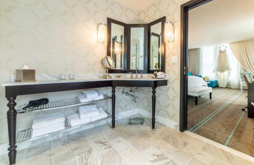 Downtown Portland Hotel | The Nines, a Luxury Collection Hotel, Portland