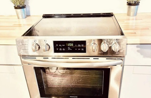 Sylvan Hills House | The Nordic Haven ATL - HOT TUB - 7 bedroom - 5000 sq ft - Near Beltline