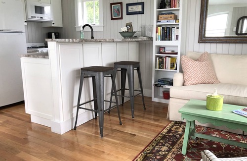 Mid-Coast and Islands House | The Nugget- Perfect 1 bedroom cottage. Across from Mackerel Cove, Johnson Field.