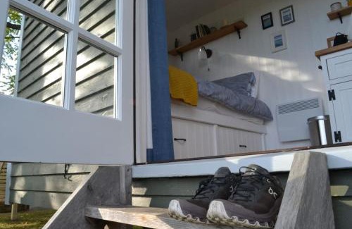 Nutbourne Ski Chalet | The Nutbourne Hut - shepherd's hut - pint-sized luxury