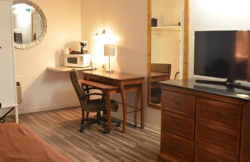 La Grange Hotel | The Oak Motel