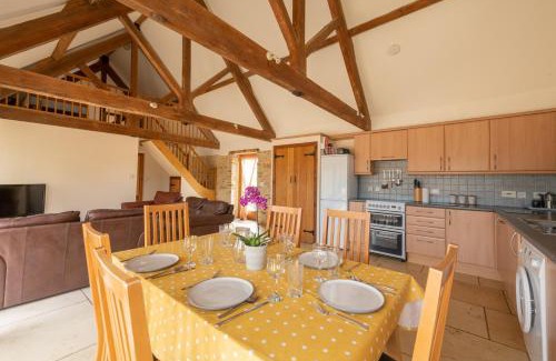 Bourton House | The Oaks - Ash Farm Cotswolds