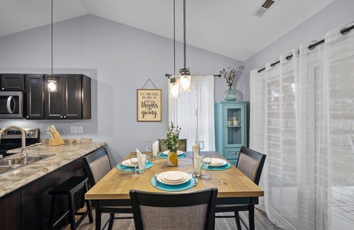 New Bern House | The Oasis.3BR Entire unit with Private Yard