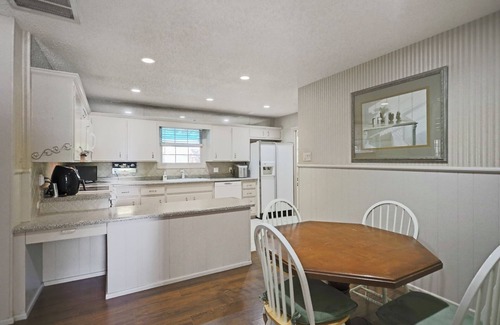 Lubbock House | The Oasis in West Texas. Relax, unwind and enjoy our West Texas Oasisn