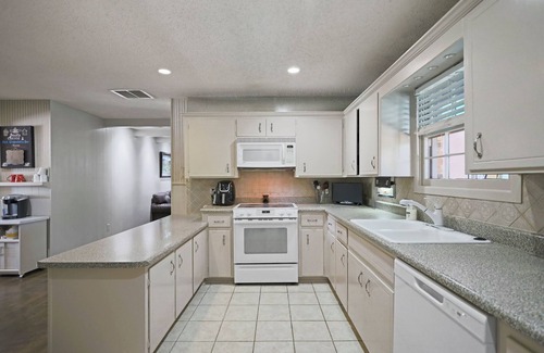 Lubbock House | The Oasis in West Texas. Relax, unwind and enjoy our West Texas Oasisn