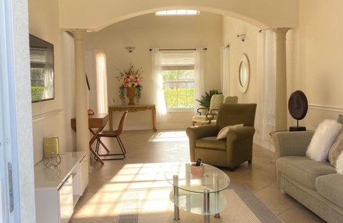 Caloosahatchee House | The Oasis