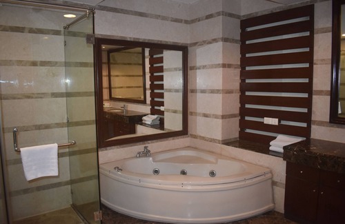 Sat Bari Hotel | The Ocean Pearl Retreat