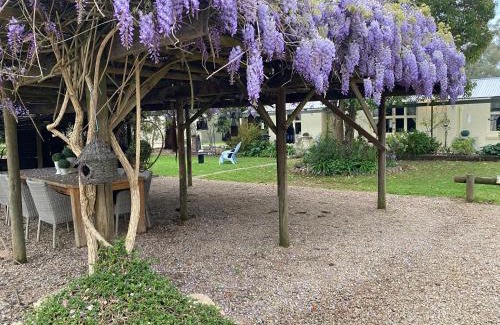 Springhurst Bed & Breakfast | The Old Butter Factory at Springhurst Estate