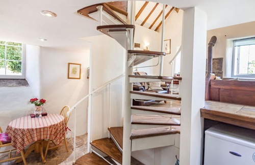 Crich Cottage | THE OLD CHAPEL, romantic, luxury holiday cottage in Crich