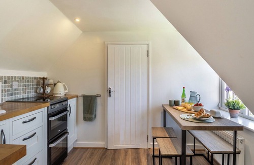 Walcott Apartment | The Old Cottage and Field View Annex