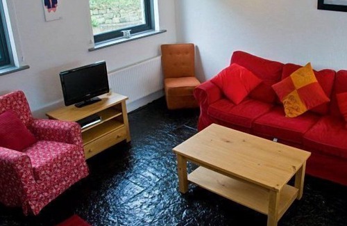 Killala Cottage | The Old Deanery Cottage 7 - sleeps 7 guests in 3 bedrooms