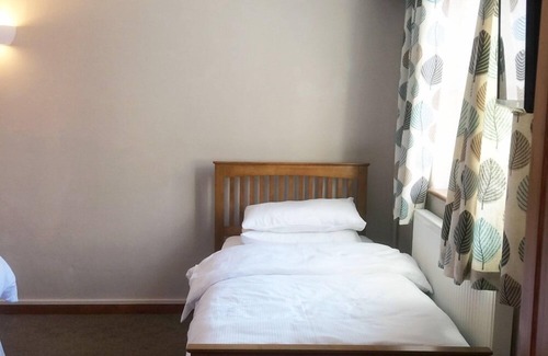 Hawkchurch Hotel | The Old Inn