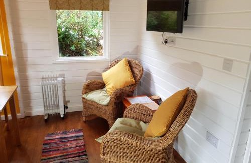 Newquay Apartment | The Old Potting Shed with hot tub. Colan, Newquay.