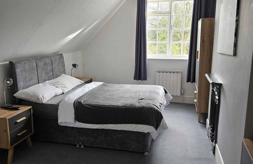 Idmiston Hotel | The Old Railway Hotel