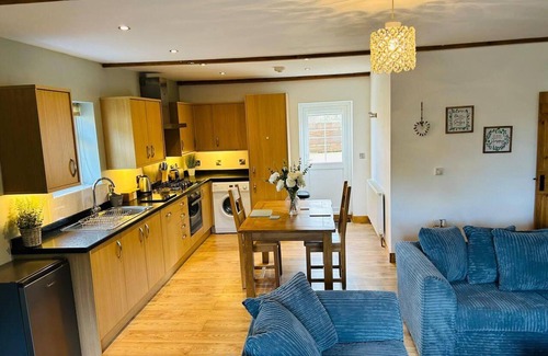 Llanllyfni House | The Old Stables - a gem Surrounded by Mountains!