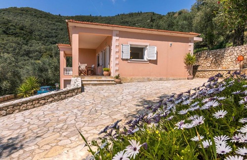 Spartylas House | The Olive Grove Cottage by Konnect - 2,5km from Ipsos