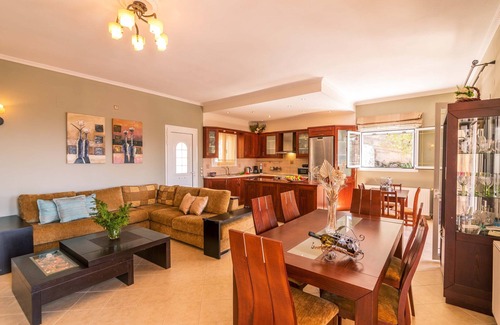 Spartylas House | The Olive Grove Cottage 2.5km from Ipsos