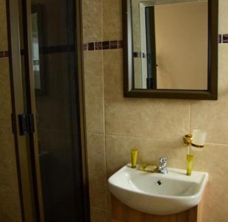 Bulawayo House | The Olympus Zim with 5 beds baths and pool