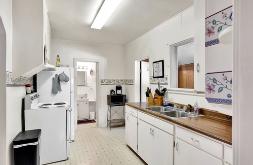 Kellogg House | The Outback: Kellogg’s Bargain Bungalow – Cozy & Affordable w/Hot Tub