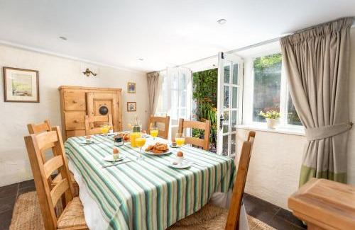 Dunster House | The Oval
