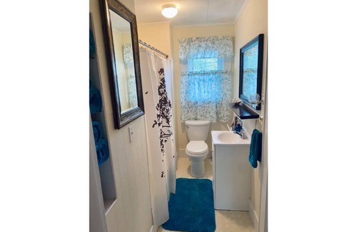 Pittsfield Apartment | The OverNight Library ~ 1/2 mile off I-95