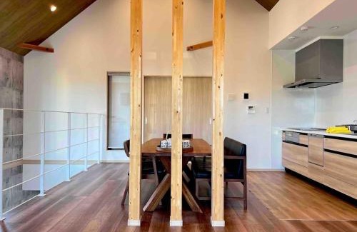 Inzai House | The Owl フクロウ