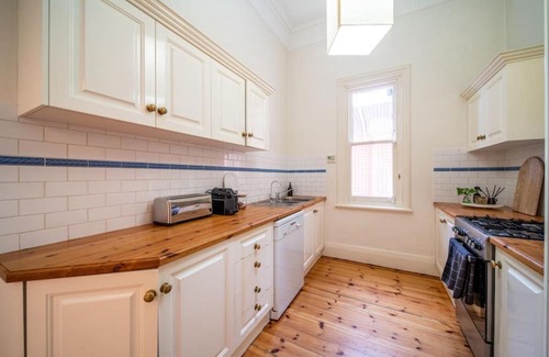 Hyde Park House | The Oxford Hyde Park 4BR Cottage