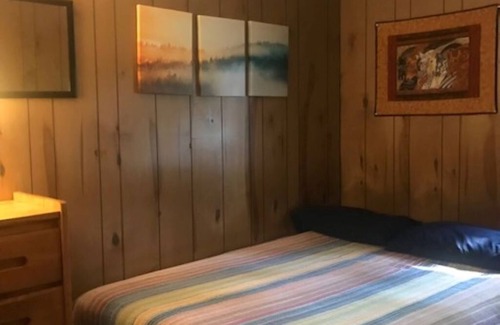 Boulder Junction Cabin | (The Pad) Rustic 2 bedroom cabin on Nichols Lake