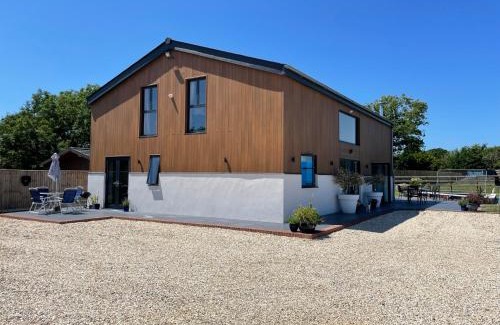 Wareham Apartment | The Paddocks - Spacious annexe with rural outlook.