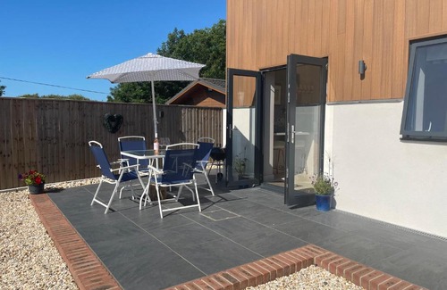 Wareham Apartment | The Paddocks - Spacious annexe with rural outlook.