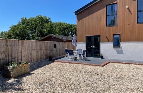 Wareham Apartment | The Paddocks - Spacious annexe with rural outlook.