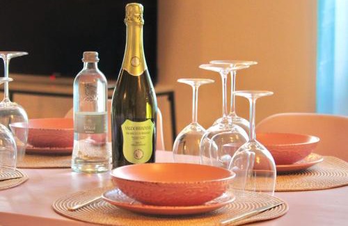 Cima Apartment | The Painter's Nest with Private Lake Garden