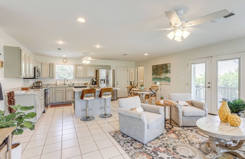 Waveland House | 'The Palm' Bay St. Louis Home - Walk to Beach!