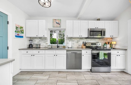 Flamingo Parks House | The Palms Resort Oasis - Guest House Full Kitchen