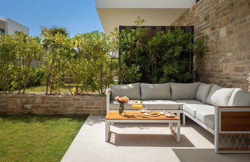 Tkon Villa | The Palms Resort - Villa Beach II