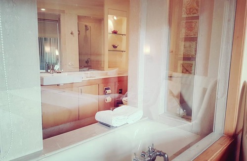 Sushant Lok Hotel | The Palms - Town & Country Club