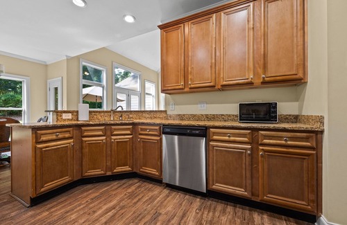 Tyrone House | THE PEACHTREE ABODE