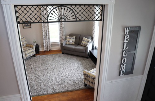 Muscatine House | The Pearl House -- Muscatine Vacation Rental