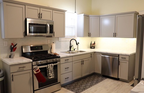 Muscatine House | The Pearl House -- Muscatine Vacation Rental