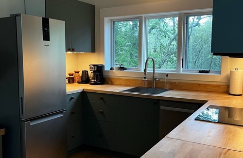 Tenants Harbor House | The Perch - A cozy cottage minutes from Tenants Harbor, with water access!