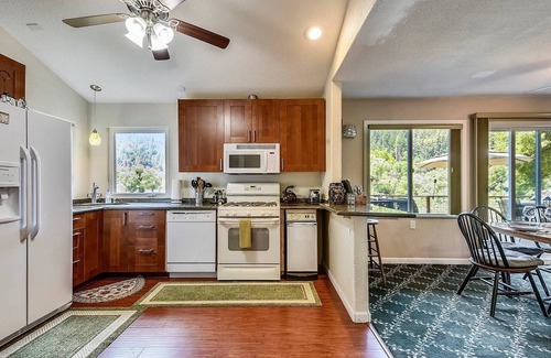 Northwood House | The Perfect View ~ (and the Ideal Location!) Walk to Restaurants. Beach and Mor