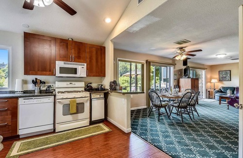 Northwood House | The Perfect View ~ (and the Ideal Location!) Walk to Restaurants. Beach and Mor