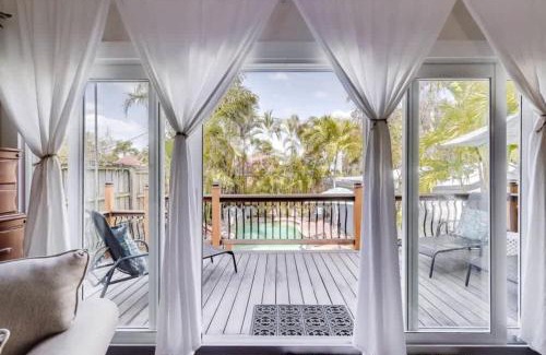 Flamingo Parks House | The Periwinkle House - Bask Poolside at this Sunlit West Palm Retreat