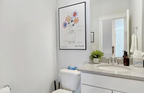 North Charleston House | The Picasso colorful HUGE home