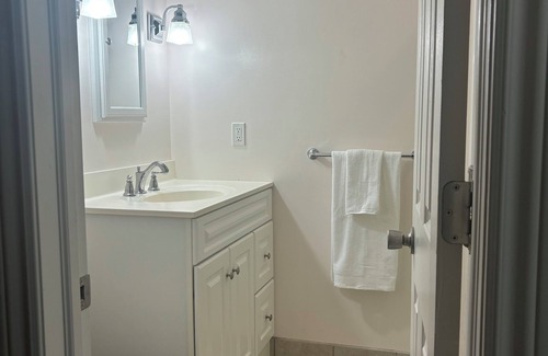 South Glengarry Apartment | The Pinegrove Retreat 4Privacy&Comfort (pets welcome)